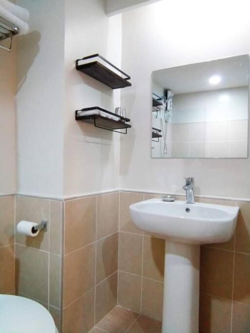 Persimmon Studios - Studio Unit- 16Th Floor - 1641 Cebu Buitenkant foto